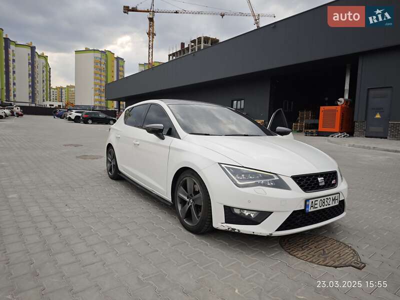 Хэтчбек SEAT Leon 2016 в Киеве