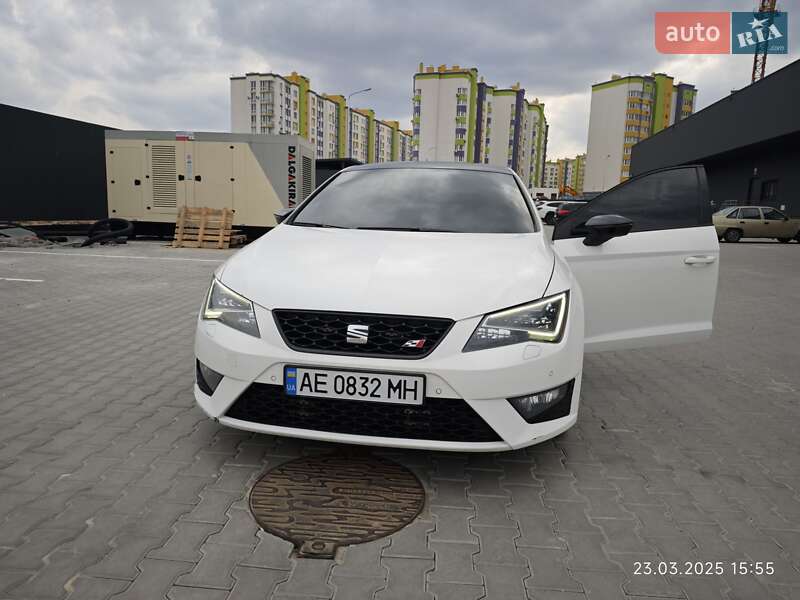 Хэтчбек SEAT Leon 2016 в Киеве