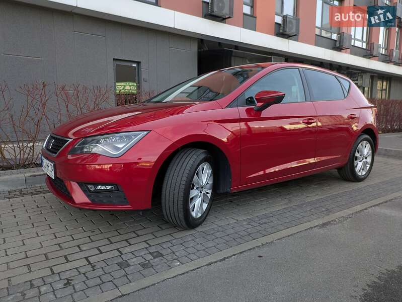 Хэтчбек SEAT Leon 2017 в 