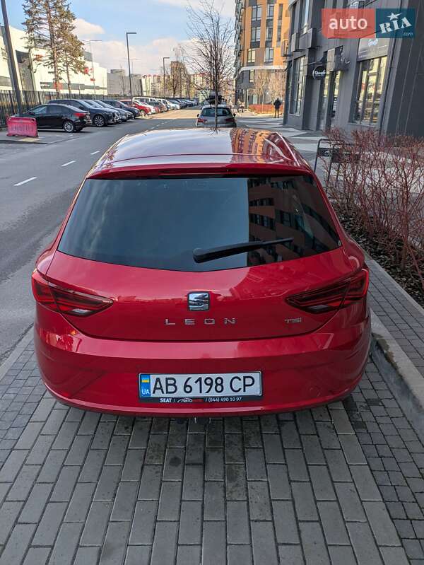 Хэтчбек SEAT Leon 2017 в Киеве