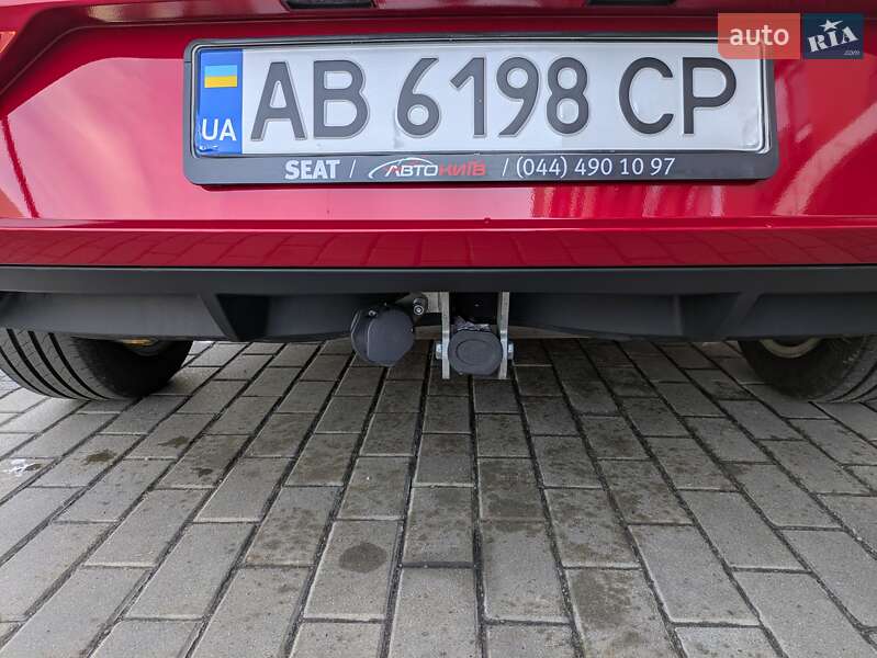 Хэтчбек SEAT Leon 2017 в Киеве