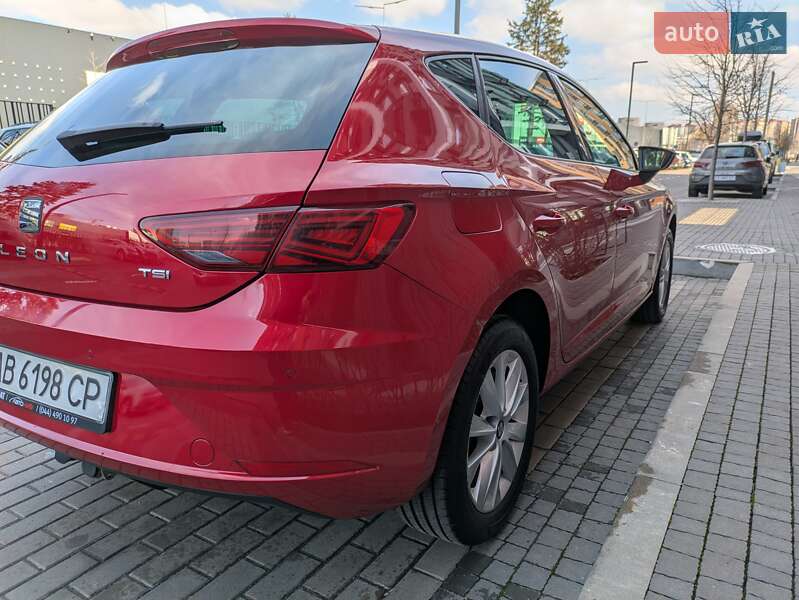 Хэтчбек SEAT Leon 2017 в Киеве