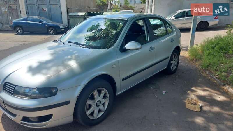 Хэтчбек SEAT Leon 2003 в 