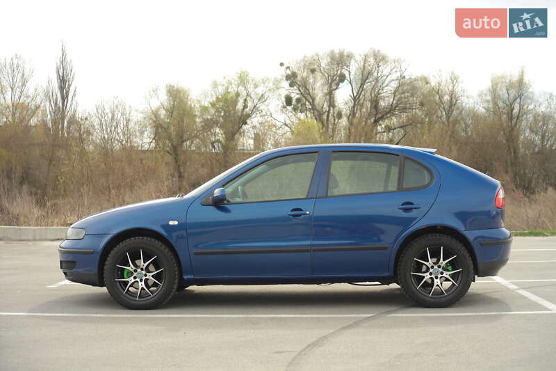 Хетчбек SEAT Leon 2000 в Ірпені