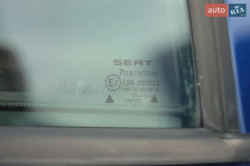 Хетчбек SEAT Leon 2000 в Ірпені