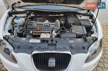 Хэтчбек SEAT Leon 2011 в 