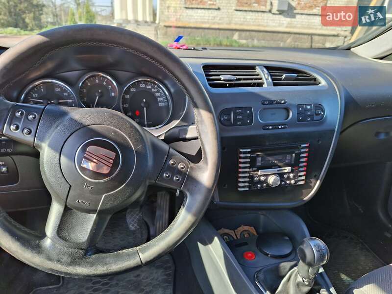 Хэтчбек SEAT Leon 2006 в Кропивницком