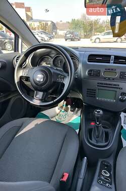 Хэтчбек SEAT Leon 2006 в 