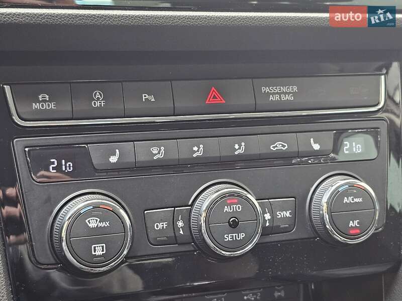 Хэтчбек SEAT Leon 2018 в Киеве