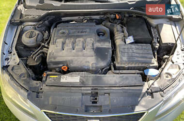 Хэтчбек SEAT Leon 2013 в 
