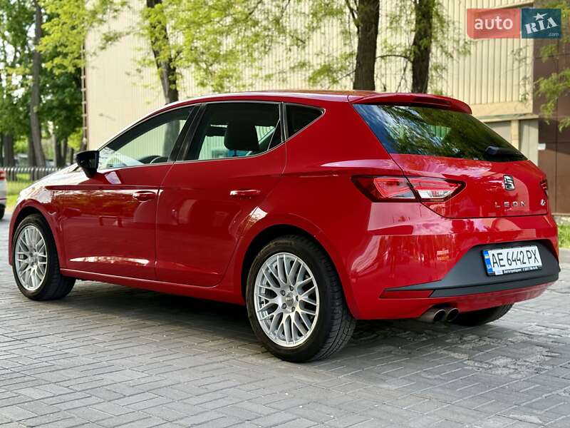 Хетчбек SEAT Leon 2013 в Дніпрі