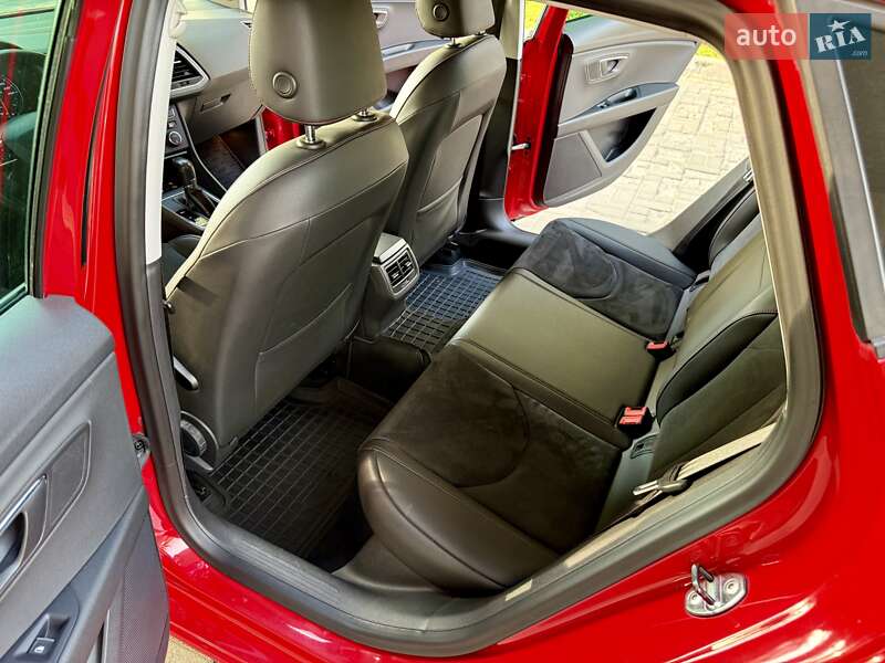 Хетчбек SEAT Leon 2013 в Дніпрі