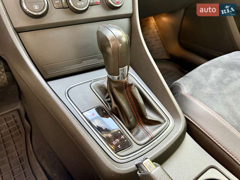 Хетчбек SEAT Leon 2013 в Дніпрі