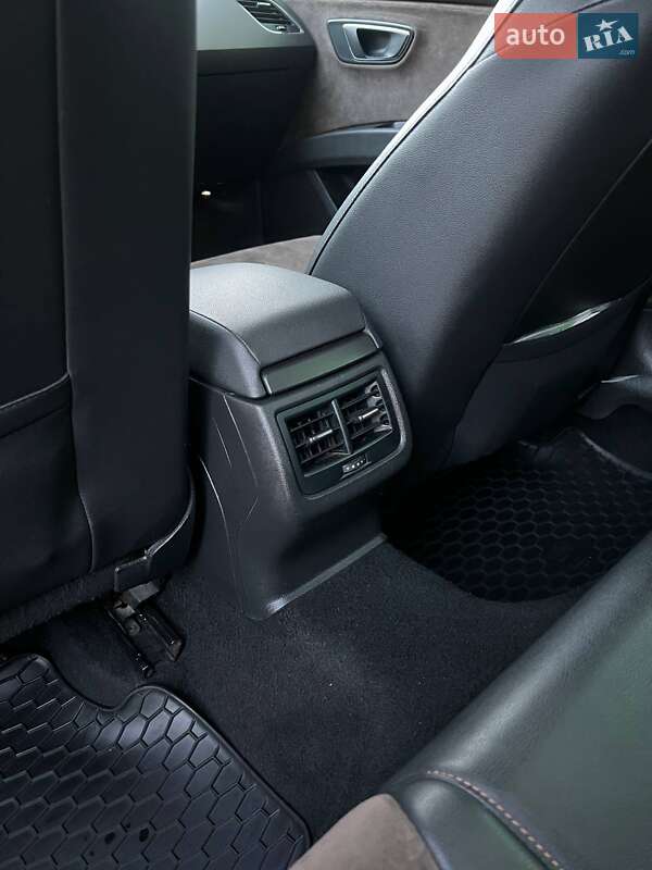 Универсал SEAT Leon 2016 в Первомайске