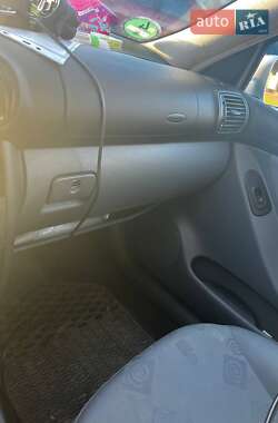 Хэтчбек SEAT Leon 2001 в 
