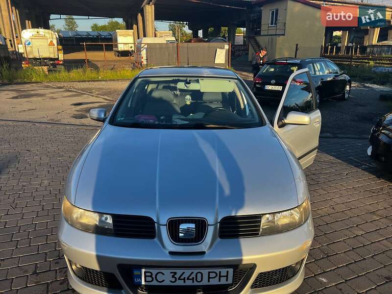 Хэтчбек SEAT Leon 2001 в Львове