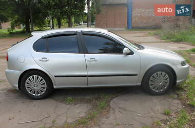 Хэтчбек SEAT Leon 2001 в 