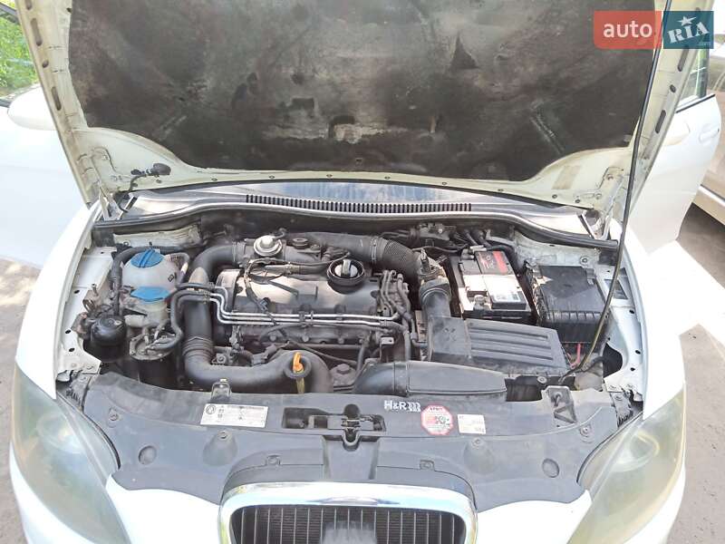 Хэтчбек SEAT Leon 2010 в Чернигове