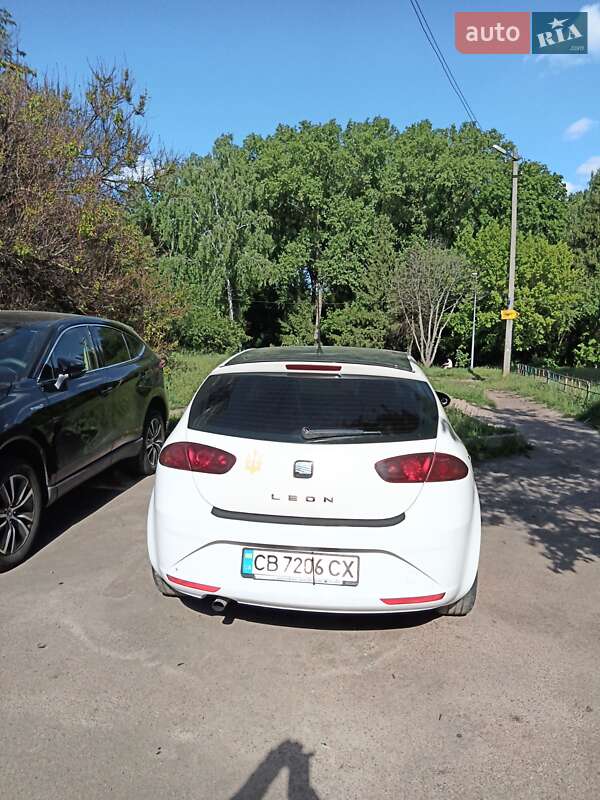 Хэтчбек SEAT Leon 2010 в Чернигове