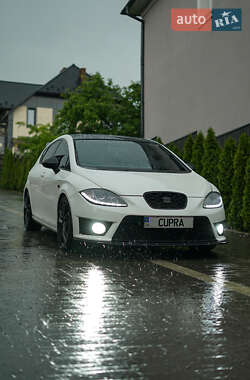 Хетчбек SEAT Leon 2010 в 