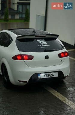 Хетчбек SEAT Leon 2010 в 
