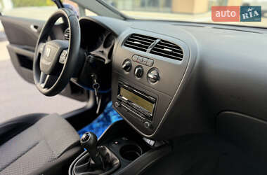 Хетчбек SEAT Leon 2011 в 