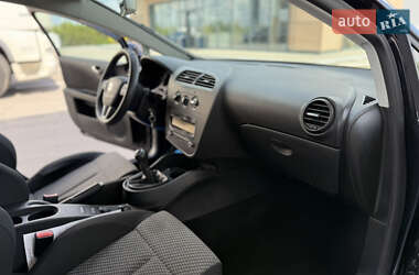 Хетчбек SEAT Leon 2011 в 