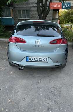 Хэтчбек SEAT Leon 2006 в 