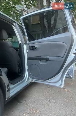Хэтчбек SEAT Leon 2006 в 