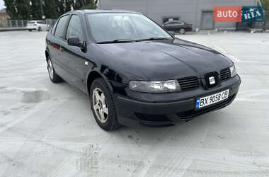 Хэтчбек SEAT Leon 2001 в 
