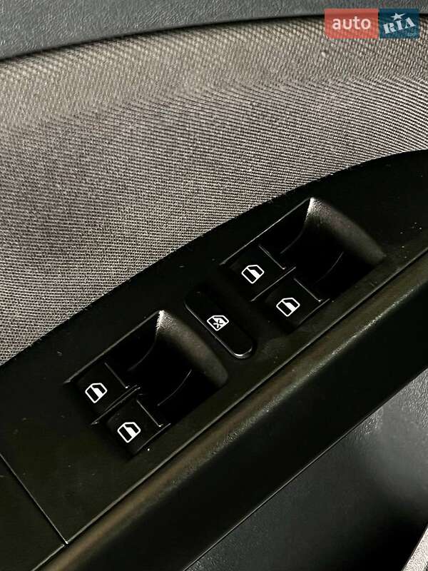 Хэтчбек SEAT Leon 2007 в Николаеве