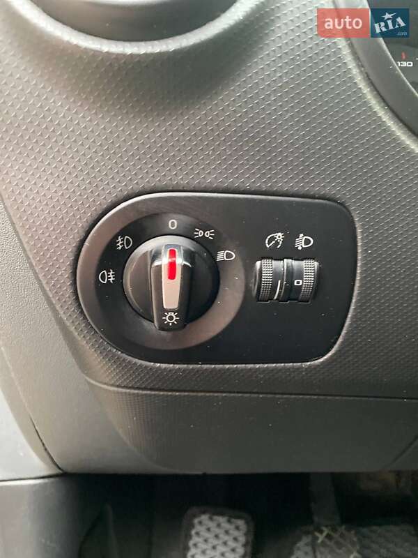 Хэтчбек SEAT Leon 2010 в Каменец-Подольском фото 12 Хэтчбек SEAT Leon 2010 в Каменец-Подольском