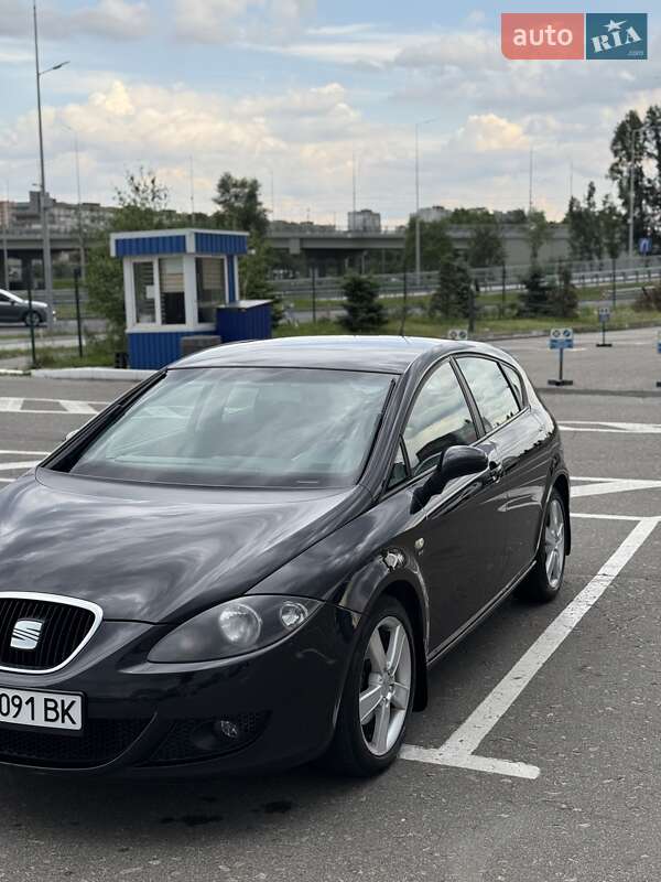 Хетчбек SEAT Leon 2006 в 