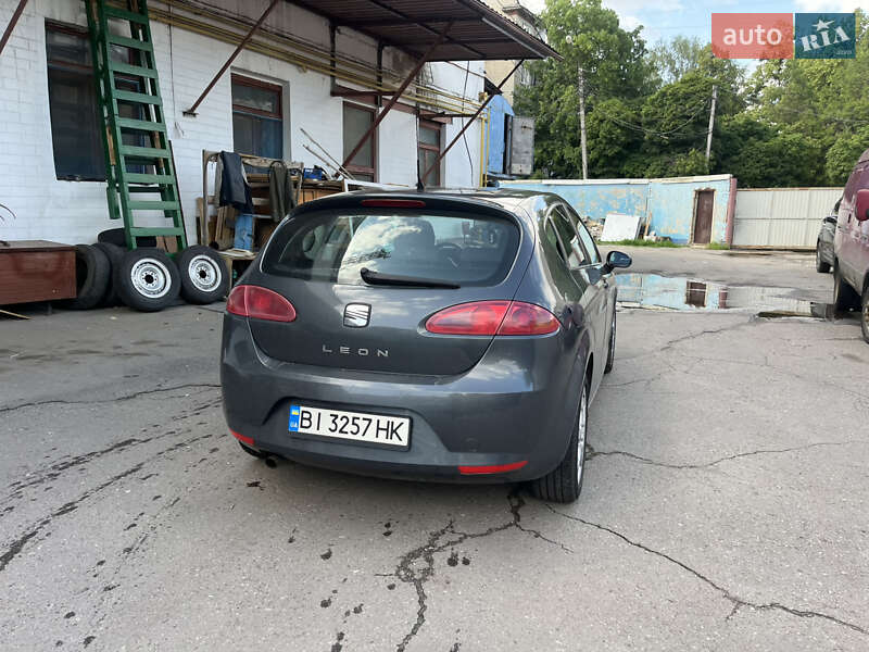 Хэтчбек SEAT Leon 2006 в Харькове
