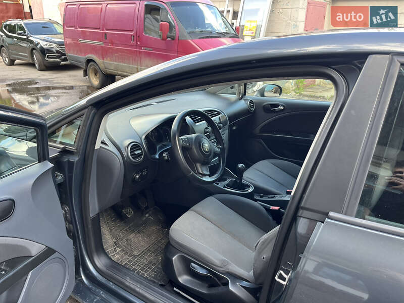 Хэтчбек SEAT Leon 2006 в Харькове
