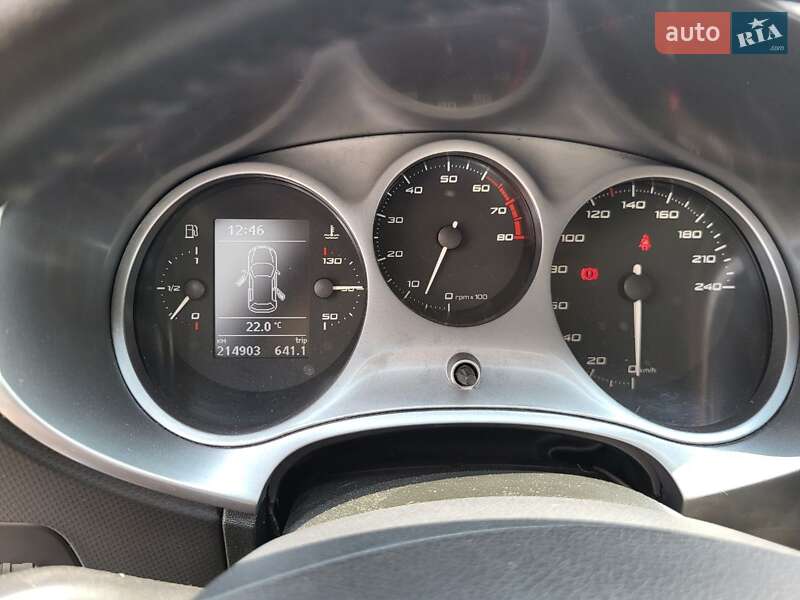 Хэтчбек SEAT Leon 2010 в Киеве
