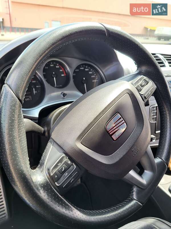 Хэтчбек SEAT Leon 2010 в Киеве
