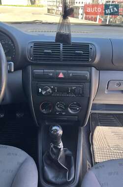 Хэтчбек SEAT Leon 2002 в 