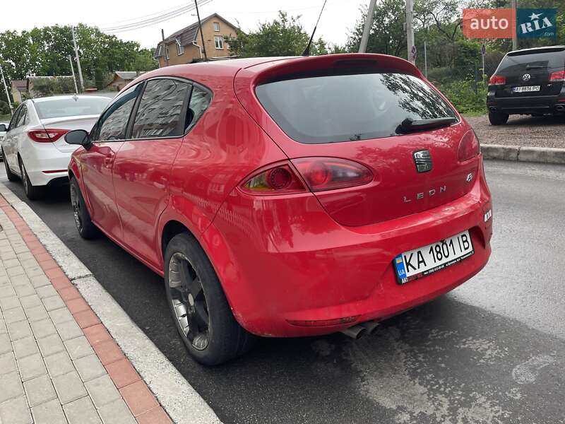 Хэтчбек SEAT Leon 2006 в Киеве