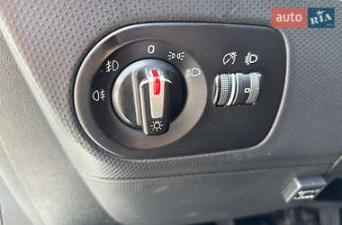 Хэтчбек SEAT Leon 2011 в 