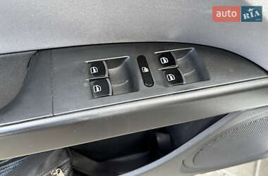 Хэтчбек SEAT Leon 2011 в 