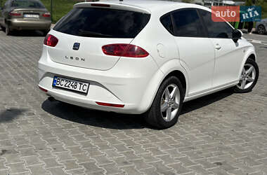 Хэтчбек SEAT Leon 2011 в 