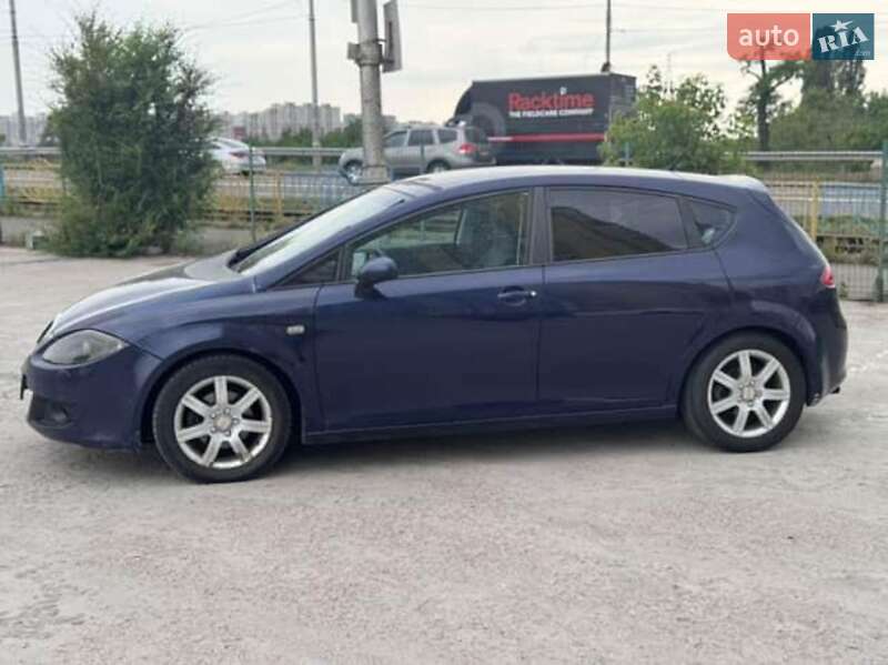 Хэтчбек SEAT Leon 2007 в Киеве