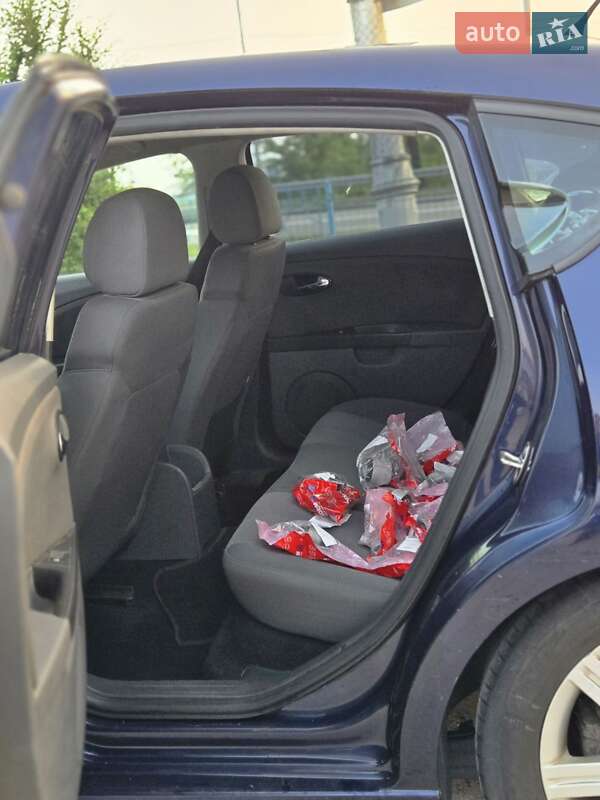 Хэтчбек SEAT Leon 2007 в Киеве