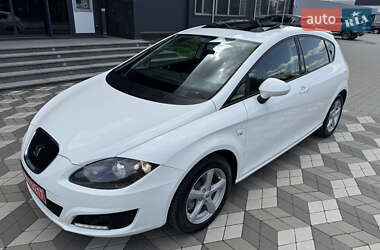 Хэтчбек SEAT Leon 2012 в 