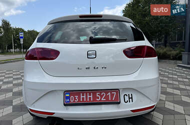 Хэтчбек SEAT Leon 2012 в 