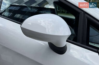 Хэтчбек SEAT Leon 2012 в 
