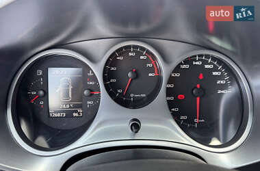 Хэтчбек SEAT Leon 2012 в 