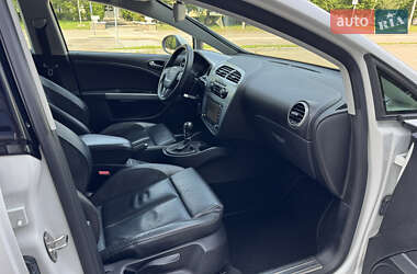 Хэтчбек SEAT Leon 2012 в 