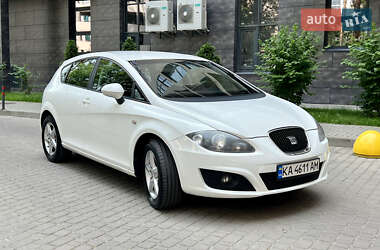 Хэтчбек SEAT Leon 2011 в 